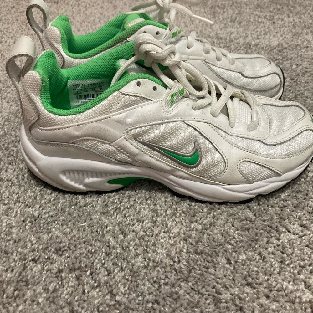 Nike White with Green swoosh and trim-Size 7-Lightly used